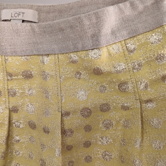 Loft yellow shimmer polka dot pleated skirt  Size 0 - Picture 4 of 5